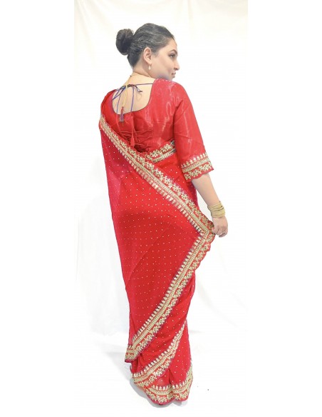 Sari indien Saaniya prêt à porter rouge et doré  - 1