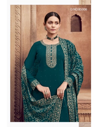 Ensemble Salwar Kameez Vert Émeraude avec Broderies Dorées et Dupatta Luxueuse  - 2