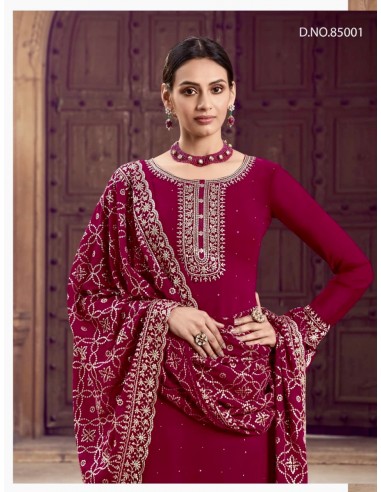 Ensemble Salwar Kameez Cerise avec Broderies Argentées et Dupatta Élégante  - 2