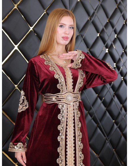 Caftan en Velours Bordeaux avec Broderies bronze dorées - chic à Petit Prix  - 7