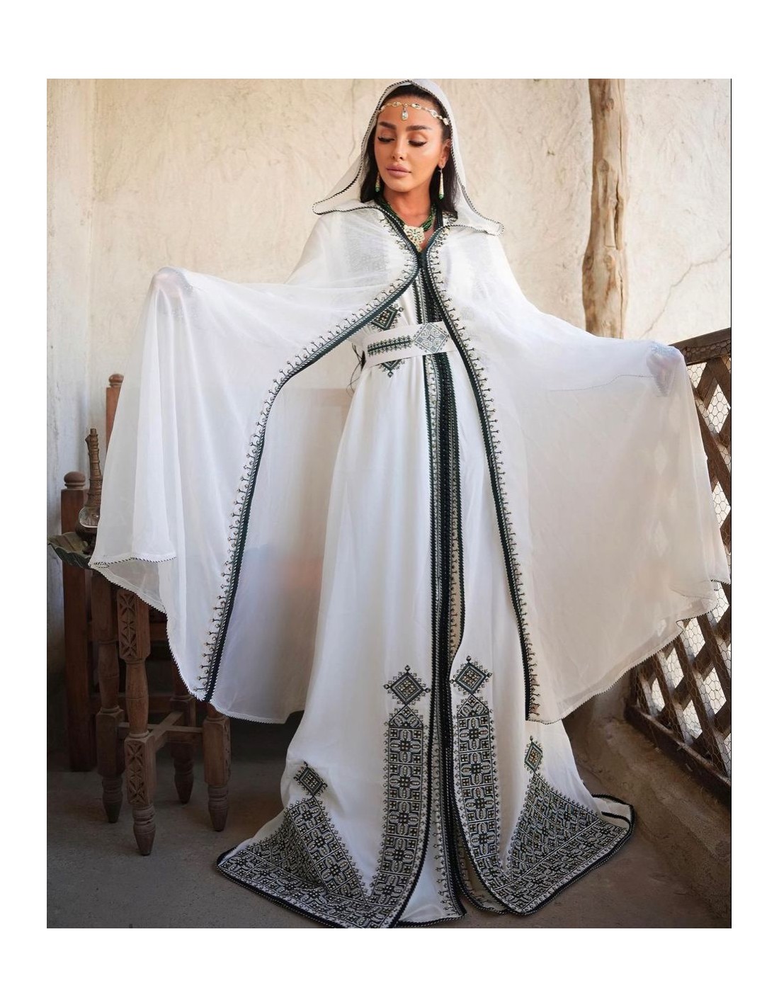 Caftan blanc traditionnel marocain fassi brodé vert – Robe de