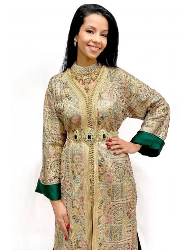 Caftan doré avec ceinture bijou et fond vert – Robe de cérémonie luxueuse  - 2