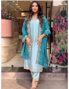 Ensemble Salwar Kameez Bleu Ciel avec Broderies Dorées et Dupatta Élégante  - 1 2