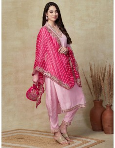 Salwar Kameez rose pastel avec dupatta brodée fuchsia  - 1 2