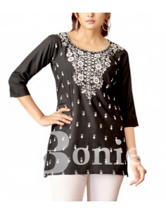 Kurti noir avec Broderie Florale Élégante  - 1