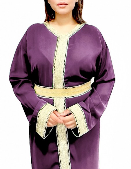 robe Caftan violet avec liseré brodé Dorées  - 2