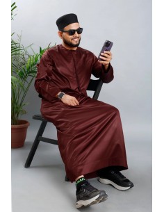 Qamis Émirati Homme Rouge Bordeaux - Élégance et charisme pour l'Aïd et la Prière | Tailles 50 à 60  - 1 2