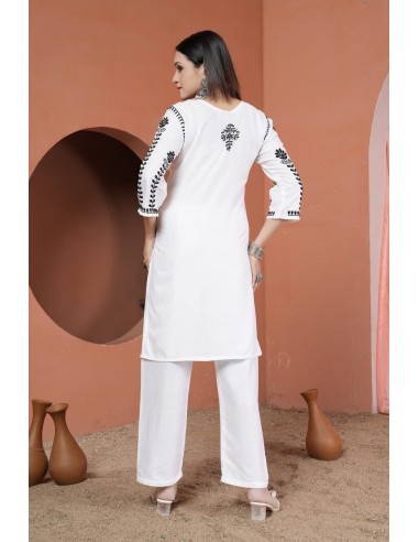 Ensemble Kurti et Pantalon Blanc Brodé – Élégance et Tradition  - 5