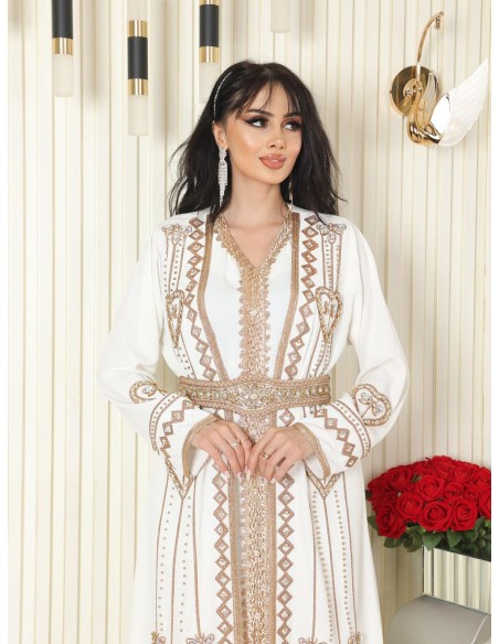 Takchita Caftan Moderne Brodé avec Ceinture Perlée – Robe Orientale Chic du 38 au 44 - Blanc Nacre  - 2