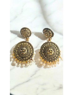 Boucles d’oreilles pendantes dorées style antique – Design ethnique avec perles  - 1