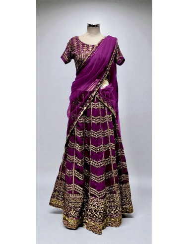 Lehenga Choli prune Brodé Doré avec Dupatta –Tenue Indienne de Cérémonie et Mariage  - 2
