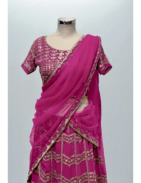 Lehenga Choli rose Brodé Doré avec Dupatta –Tenue Indienne de Cérémonie et Mariage  - 3