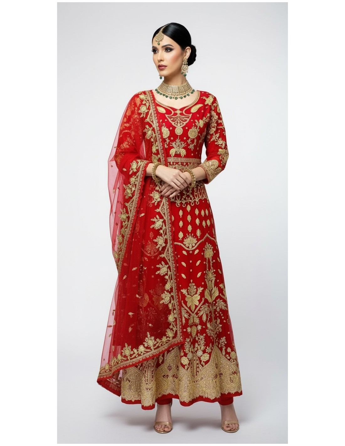 Robe de Mariage Indienne Brodée Élégance et Raffinement Rouge