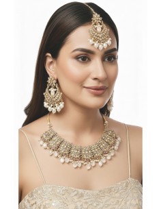 Parure de Bijoux Dorés avec Perles blanches– Collier, Boucles d'Oreilles et Chaîne de Front  - 1
