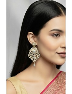 Boucles d’oreilles dorées serties de strass – Élégance orientale indienne  - 1