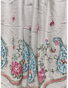 Écharpe gris clair indienne brodée motifs parsley foulard indienne ethnique  - 1 2