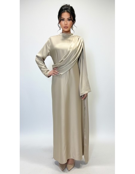 Robe longue satinée gold – Robe chic fluide à drapé moderne  - 1