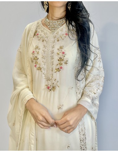 Tenue Pakistanaise Femme Luxe Brodée main– blanc cassée/motifs rose  - 2