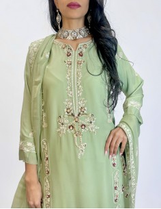 Tenue Pakistanaise Femme Luxe Brodée main– vert pastel  - 1 2