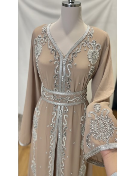 caftan Dubaï beige taupe Brodée Argent avec Ceinture  - 3