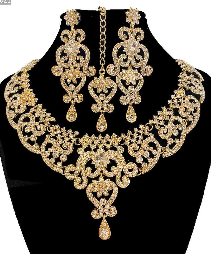 Robe Dubai inaya noir et argent Robe Dubai inaya noir et argent