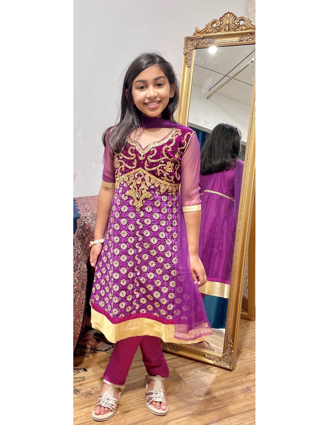 Ensemble indienne enfant fille churidar Amrita Prune et doré