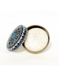 boite en métal motifs indien bleu avec savon parfumé blanc  - 1 2